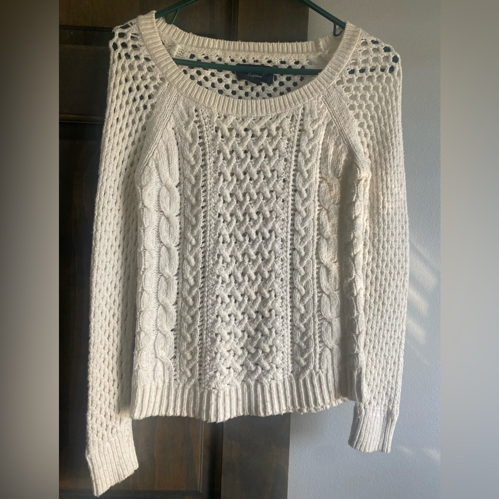 Knit long sleeve top